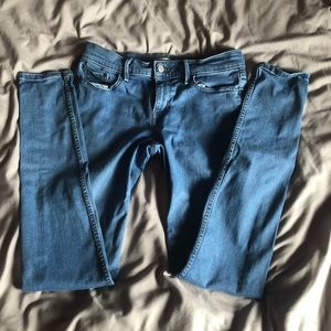 Like New Levi’s 710 Super Skinny